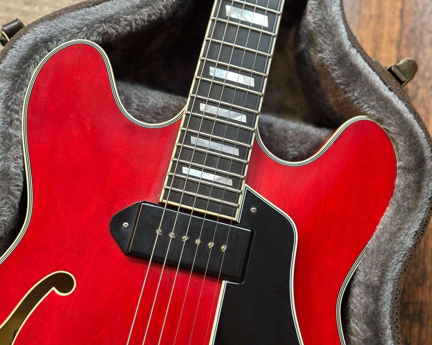 Eastman T64/TV-T Archtop w/ OHSC - Cherry