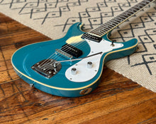 Load image into Gallery viewer, Eastwood Sidejack Baritone DLX - Metallic Blue w/ HSC
