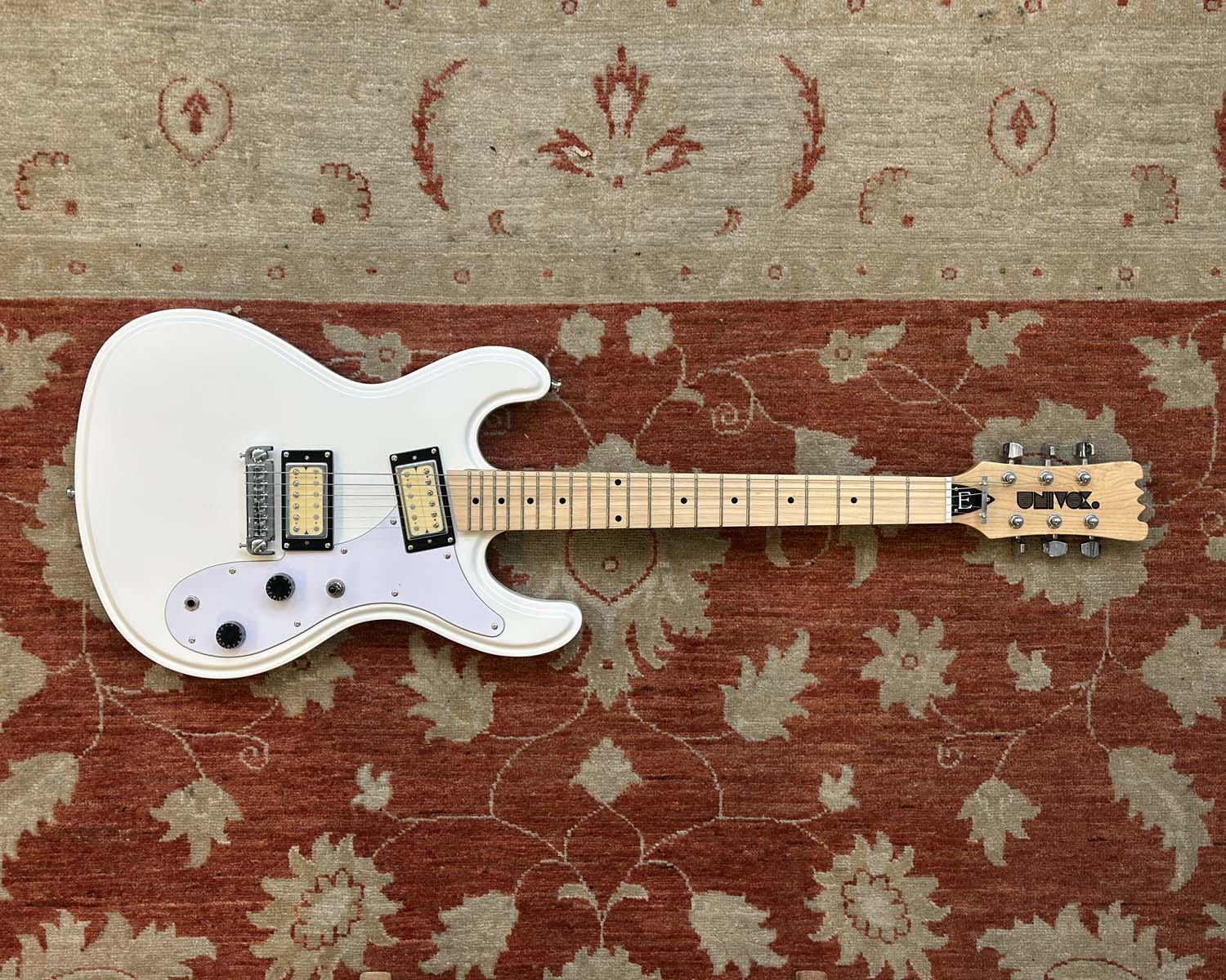 Eastwood Univox Hi-Flier - White – Found Sound
