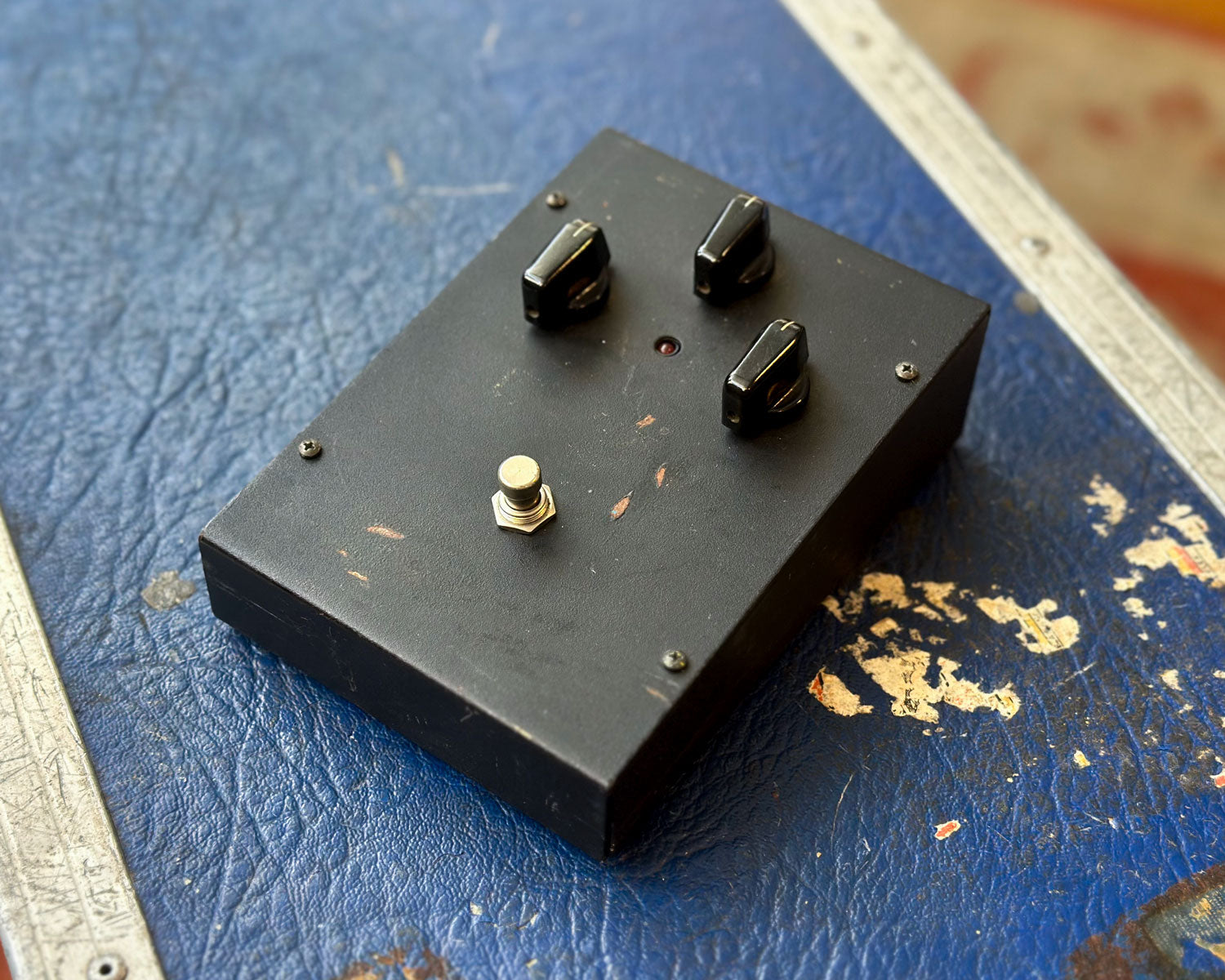 Electro Harmonix Big Muff Pi Black Russian V8 – Found Sound