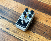 Load image into Gallery viewer, Electro Harmonix Crayon 69 Full-Range Overdrive
