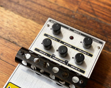 Load image into Gallery viewer, Electro Harmonix LPB-2ube Stereo Tube Preamp Pedal
