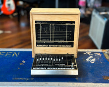 Load image into Gallery viewer, Electro Harmonix Micro Synthesizer Analogue Guitar Pedal
