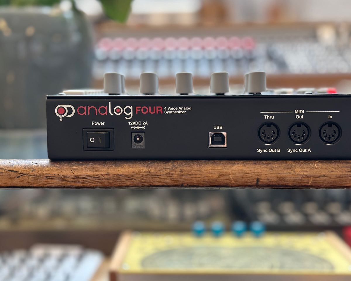 Elektron Analog Four MKI 4-Voice Desktop Polysynth with Sequencer ...