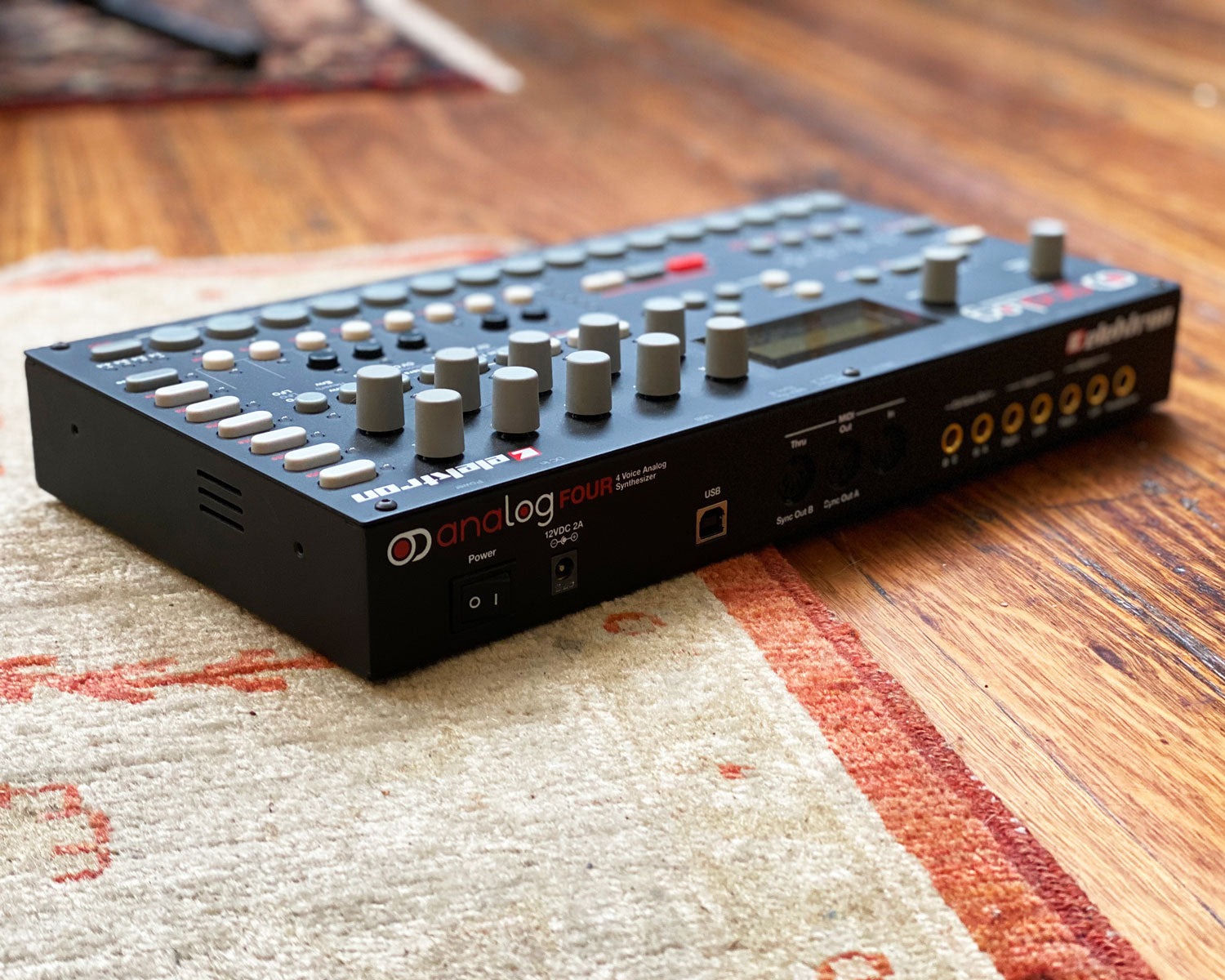 鍵盤楽器 Elektron Analog Four MK1 鍵盤楽器 Elektron Analog Four MK1 Elektron Analog Four Mk1