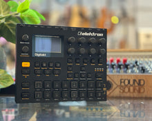 Load image into Gallery viewer, Elektron Digitakt
