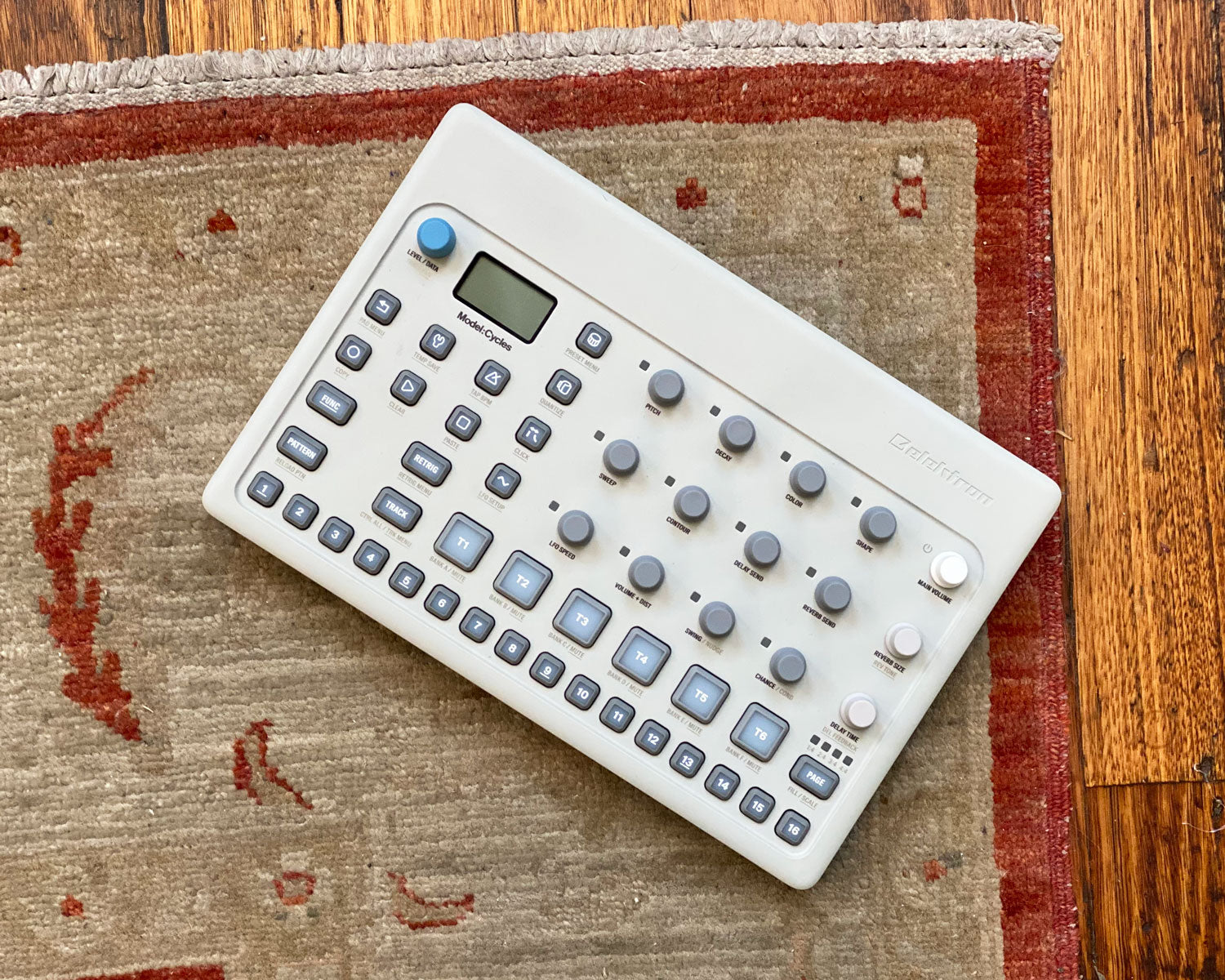 Elektron Model:Cycles [美品]FMシンセ・グルーヴボックス Amazon.com: Elektron Model:Cycles 6-Track FM Based Groove