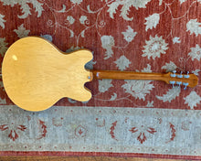 Load image into Gallery viewer, Epiphone Casino - Lefthanded w/ Gibson Bridge P90

