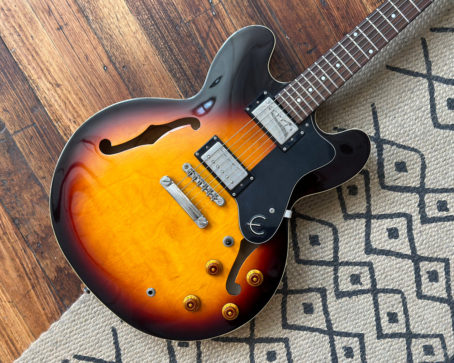 Epiphone ＜エピフォン＞ DOT Vintage Sunburst 品