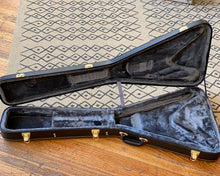 Load image into Gallery viewer, Epiphone Flying V Deluxe Hardshell Case
