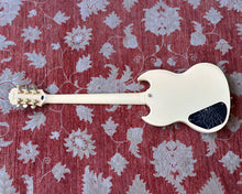Load image into Gallery viewer, Epiphone G-400 Les Paul Custom
