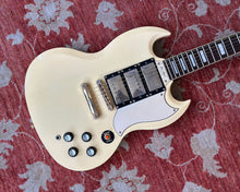 Load image into Gallery viewer, Epiphone G-400 Les Paul Custom
