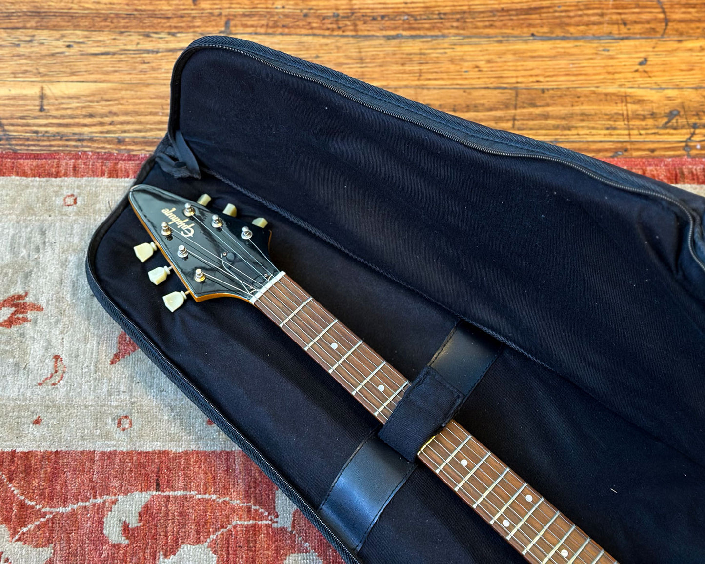 Epiphone Korina Flying V