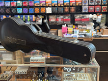 Load image into Gallery viewer, Epiphone Les Paul Case
