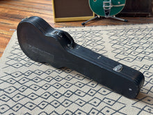 Load image into Gallery viewer, Epiphone Les Paul Case
