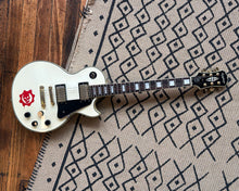 Load image into Gallery viewer, 2009 Epiphone Les Paul Custom
