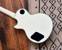 Load image into Gallery viewer, 2009 Epiphone Les Paul Custom
