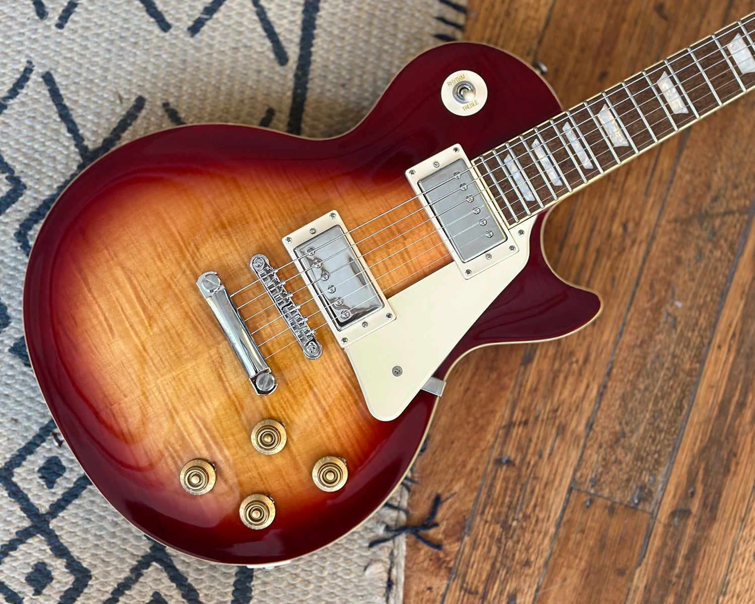Epiphone Les Paul Standard ブラウンサンバースト Epiphone Exclusive Les Paul Standard 60s Electric Guitar