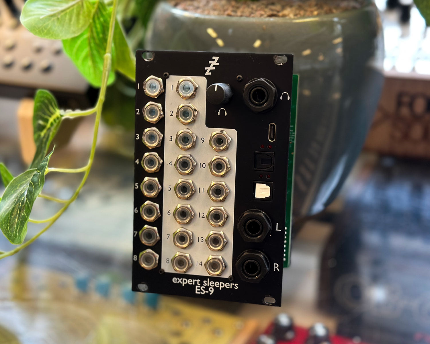 Expert Sleepers ES-9 モジュラーシンセ ユーロラック expert sleepers