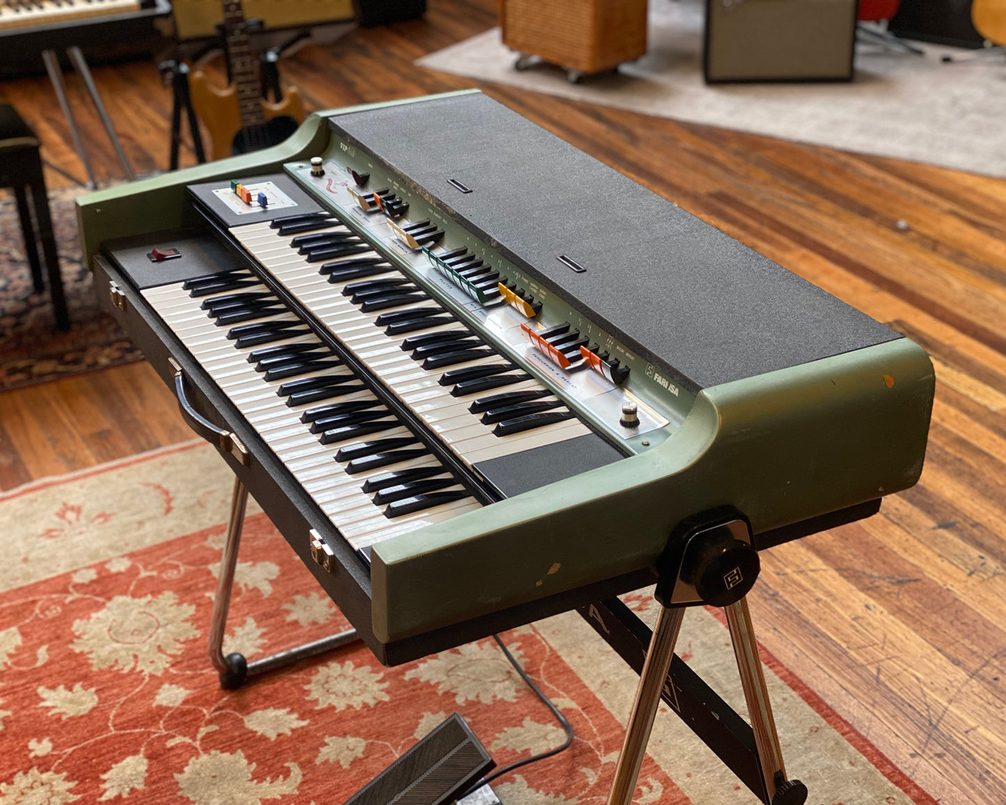 1966 Farfisa VIP 400