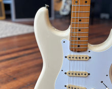 Load image into Gallery viewer, 1984 Fender Stratocaster ST57-55 &#39;E-Series&#39; - Made in Japan
