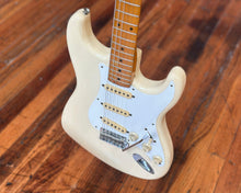 Load image into Gallery viewer, 1984 Fender Stratocaster ST57-55 &#39;E-Series&#39; - Made in Japan
