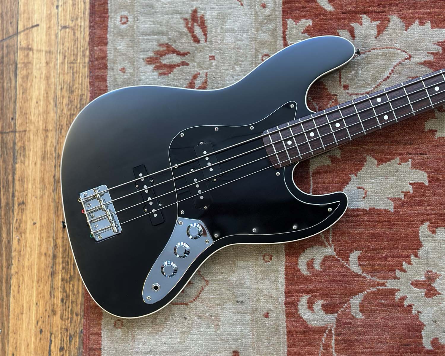 Fender Aerodyne Jazz Bass CIJ 