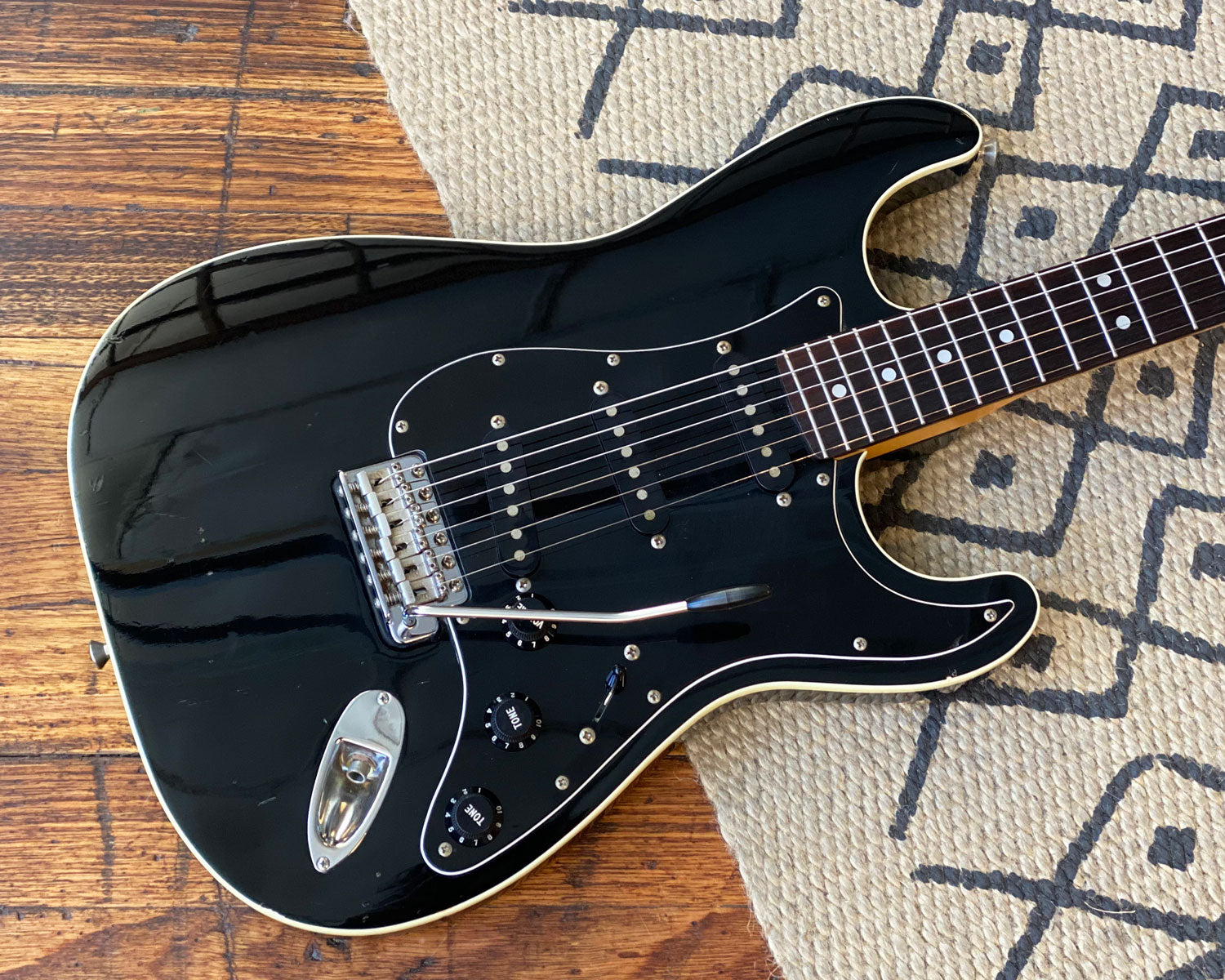 25 5 Fender Aerodyne Strat with Gig Bag