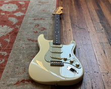 Load image into Gallery viewer, Fender American Original &#39;60s Stratocaster - Olympic White
