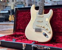 Load image into Gallery viewer, Fender American Original &#39;60s Stratocaster - Olympic White
