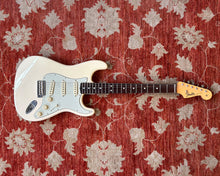 Load image into Gallery viewer, Fender American Original &#39;60s Stratocaster - Olympic White
