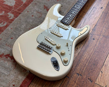 Load image into Gallery viewer, Fender American Original &#39;60s Stratocaster - Olympic White
