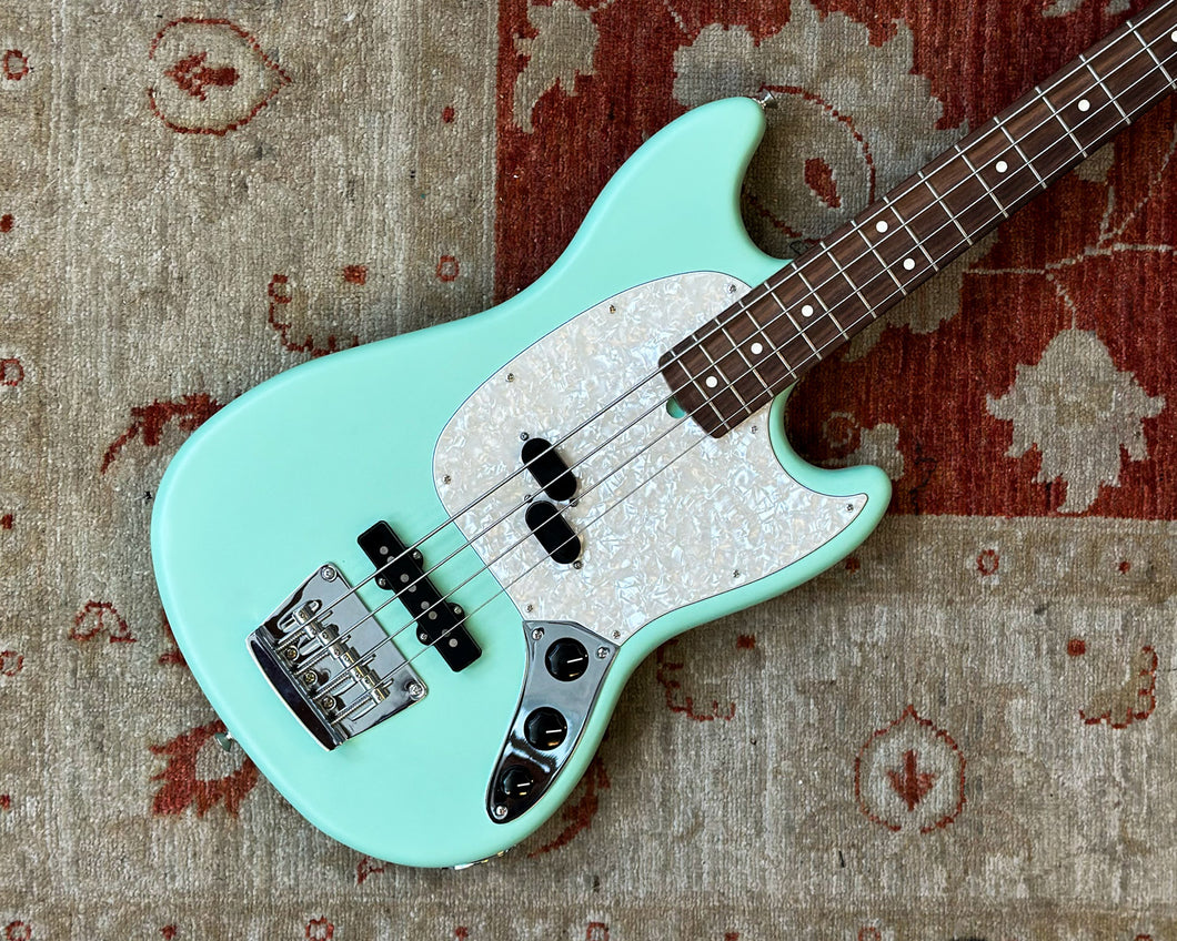 Fender American Performer Mustang Bass - Seafoam Green