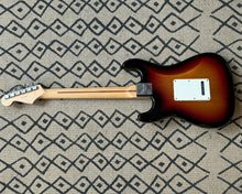 Load image into Gallery viewer, 2008 Fender American Standard Stratocaster HSS - 3-Colour Sunburst
