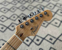 Load image into Gallery viewer, 2008 Fender American Standard Stratocaster HSS - 3-Colour Sunburst
