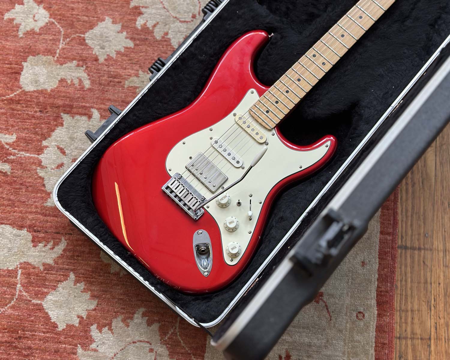 2006 Fender American Standard Stratocaster w/ OHSC - Suhr Pete