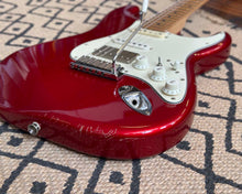 Load image into Gallery viewer, 2006 Fender American Standard Stratocaster w/ OHSC - Suhr Pete Thorn/Noiseless pickups
