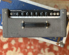Load image into Gallery viewer, Fender Bassbreaker 15 Head
