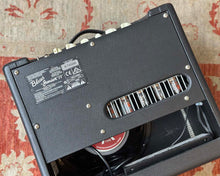 Load image into Gallery viewer, Fender Blues Junior IV 15 Watt 1x12&quot; Guitar Amplifier
