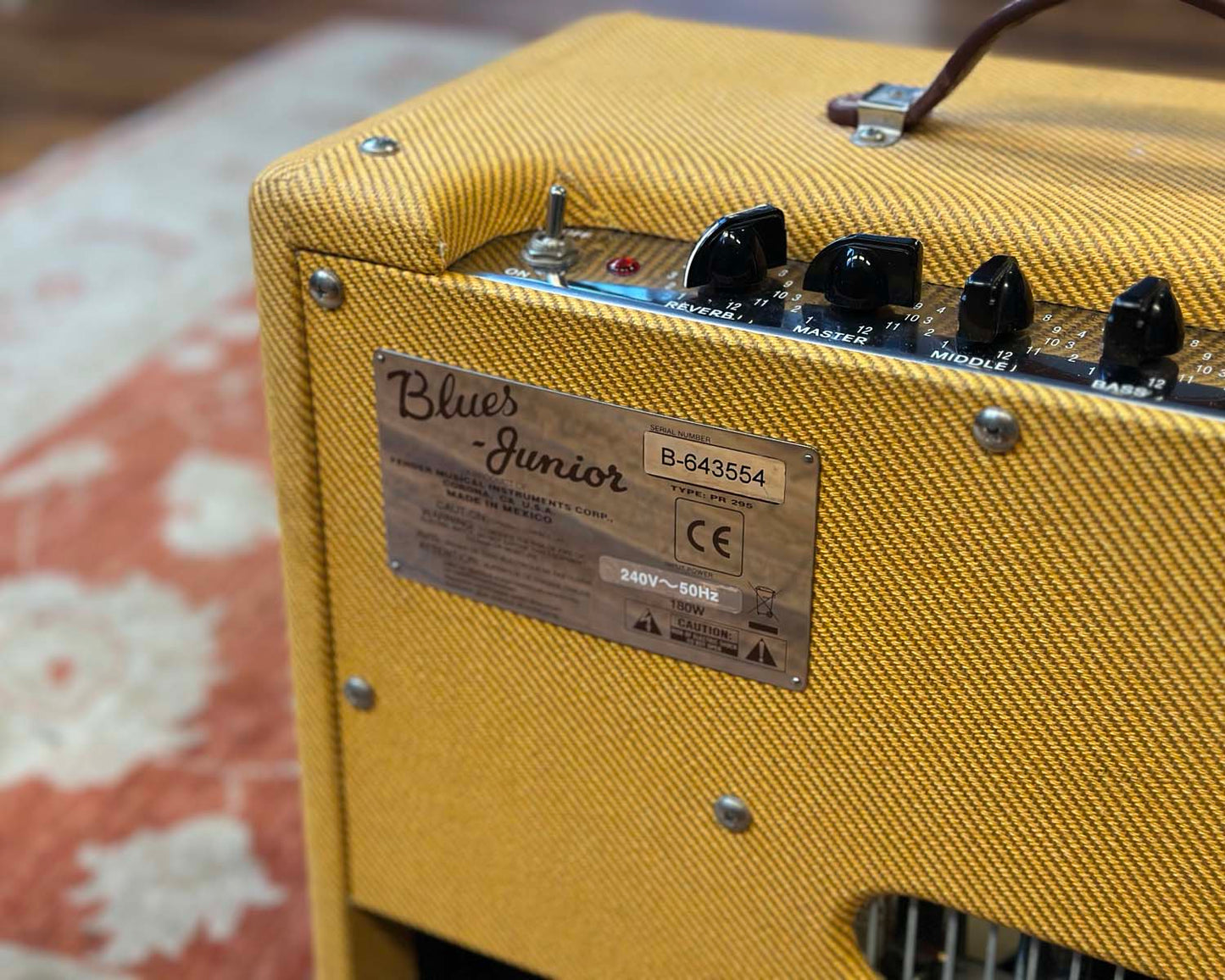 Fender Blues Junior III Ltd. Ed. Lacquered Tweed 15 Watt 1x12" Guitar Amplifier
