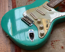 Load image into Gallery viewer, 2002 Fender Custom Shop 1960 Stratocaster Relic
