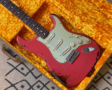 Load image into Gallery viewer, &#39;22 Fender Custom Shop Michael Landau Signature 1963 Stratocaster w/ OHSC, Candy &amp; Original Shipping Box - Mint Condition
