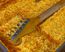 Load image into Gallery viewer, &#39;22 Fender Custom Shop Michael Landau Signature 1963 Stratocaster w/ OHSC, Candy &amp; Original Shipping Box - Mint Condition
