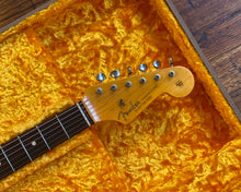 Load image into Gallery viewer, &#39;22 Fender Custom Shop Michael Landau Signature 1963 Stratocaster w/ OHSC, Candy &amp; Original Shipping Box - Mint Condition
