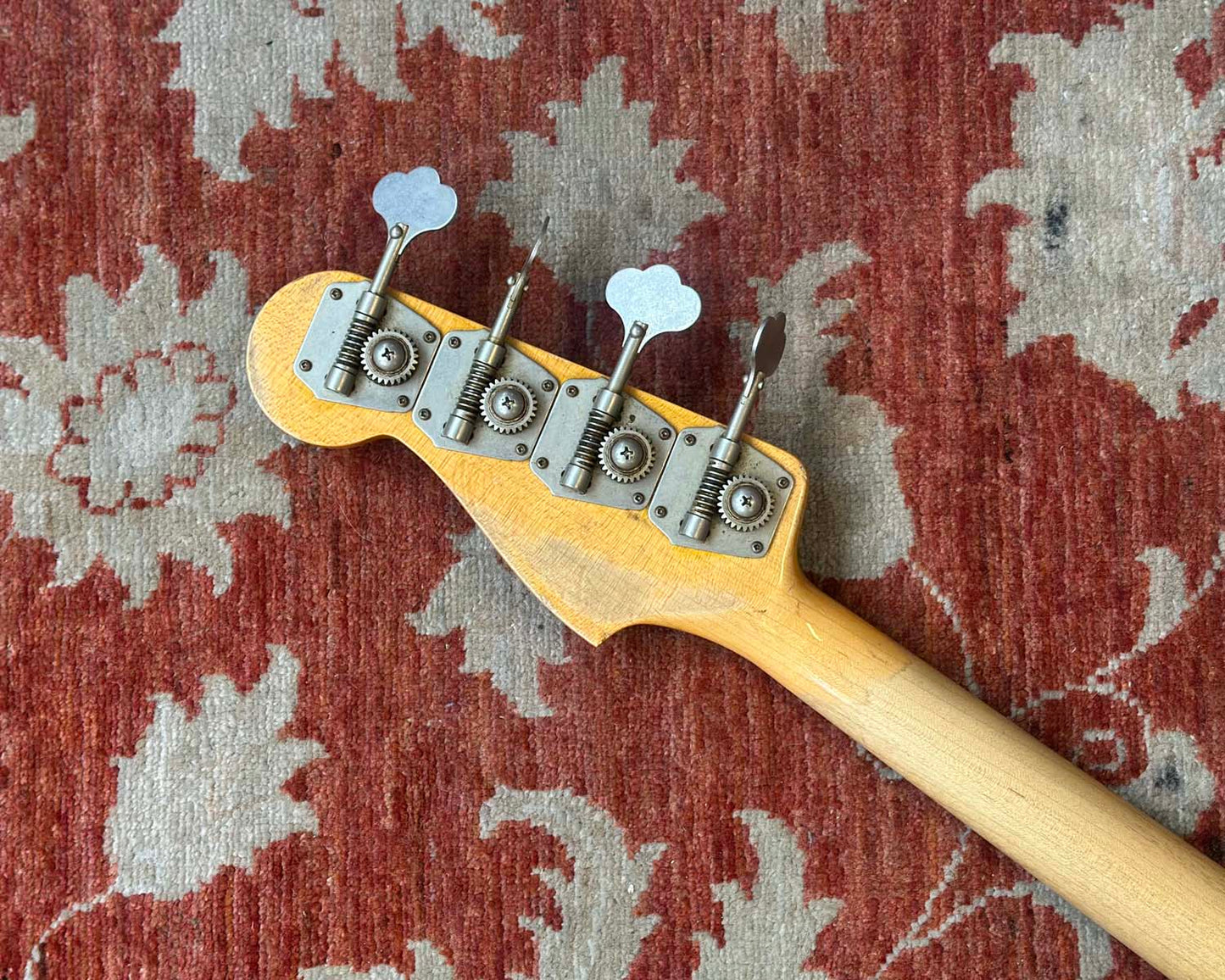 2020 Fender Custom Shop '62 Jazz Bass Journeyman Relic - Shell Pink