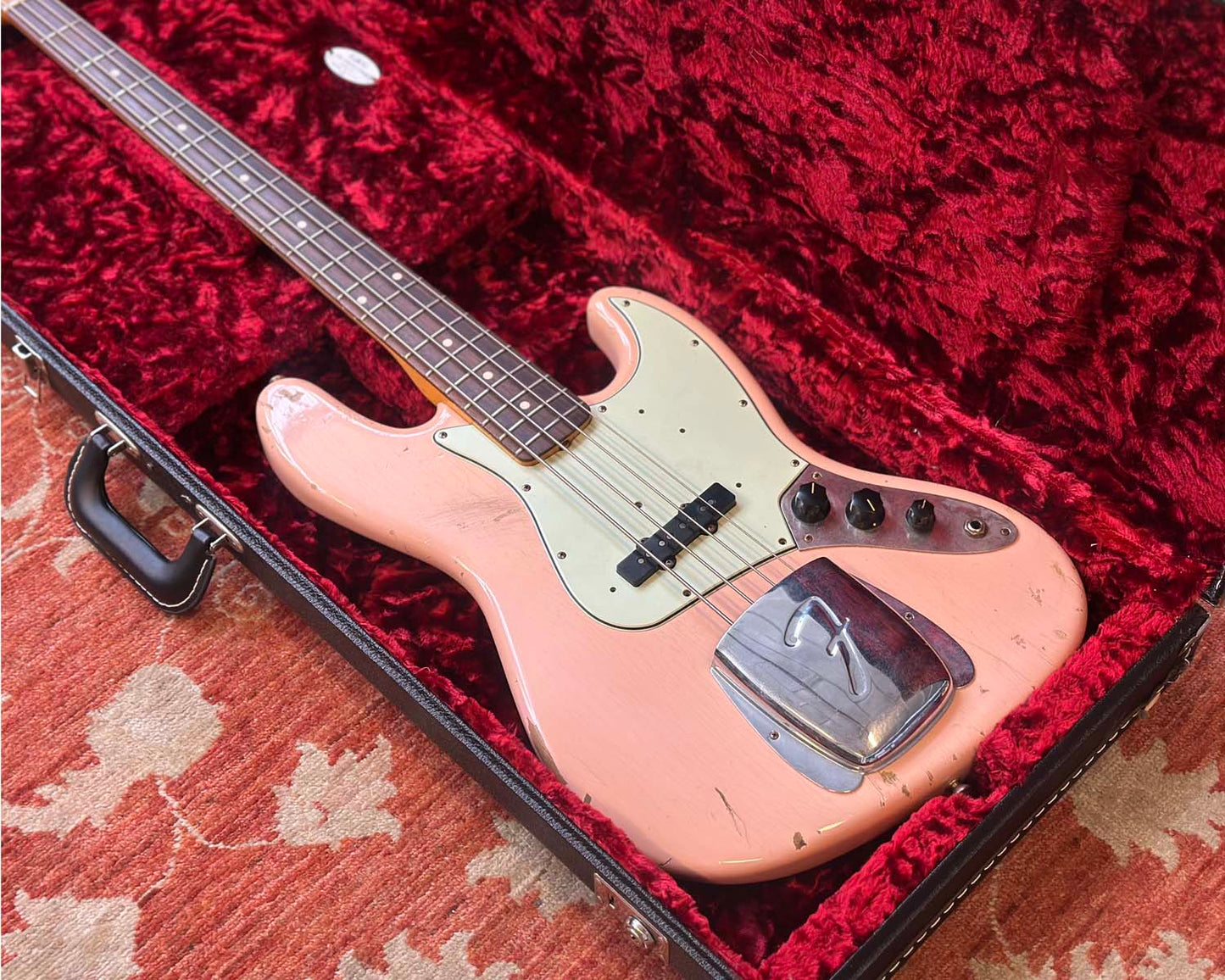 2020 Fender Custom Shop '62 Jazz Bass Journeyman Relic - Shell Pink