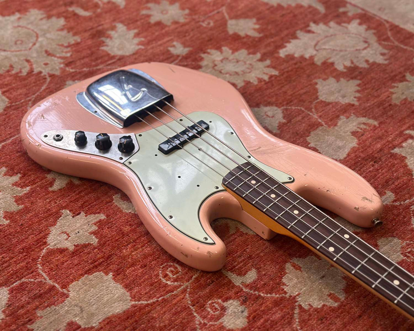 2020 Fender Custom Shop '62 Jazz Bass Journeyman Relic - Shell Pink