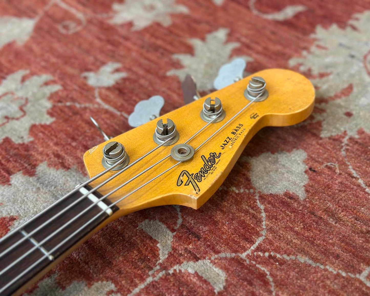 2020 Fender Custom Shop '62 Jazz Bass Journeyman Relic - Shell Pink