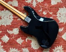 Load image into Gallery viewer, Fender Deluxe Active Jazz Bass - Black
