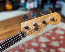 Load image into Gallery viewer, Fender Deluxe Active Jazz Bass - Black
